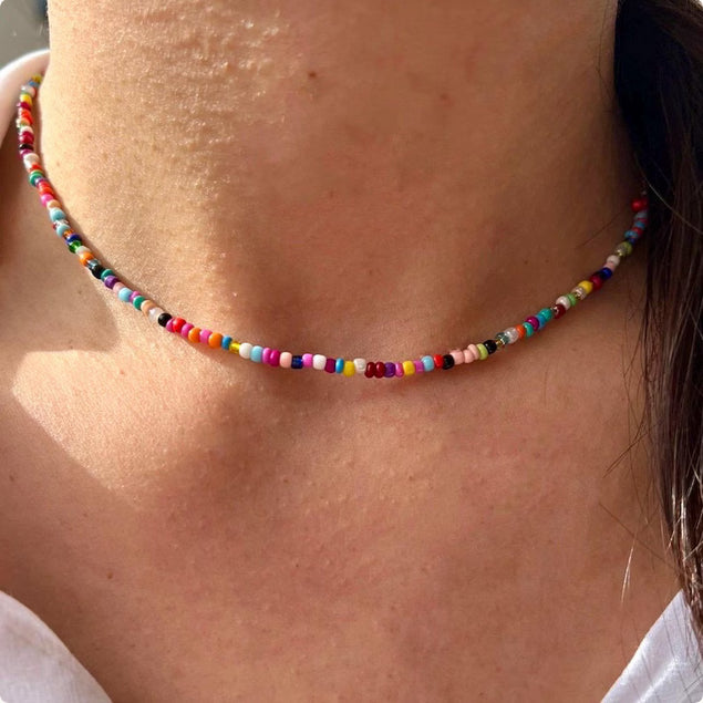 collier de perles multicolores